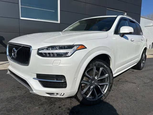 2016 Volvo XC90 T6 Momentum AWD photo