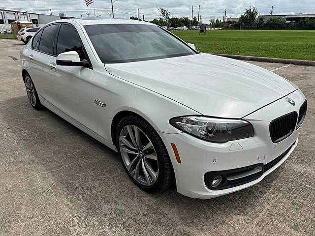 2016 BMW 5 Series 528i RWD photo