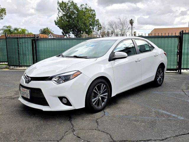 2016 Toyota Corolla LE Plus FWD photo