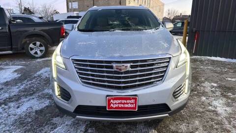 2017 Cadillac XT5 Platinum AWD AWD photo