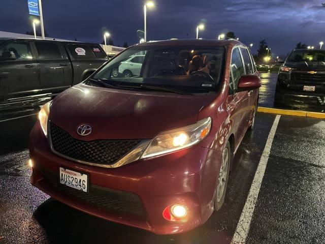 2016 Toyota Sienna SE FWD photo