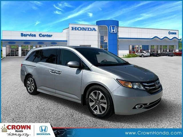 2016 Honda Odyssey Touring Elite FWD photo