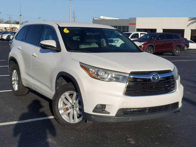 2016 Toyota Highlander LE FWD photo