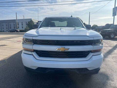 2016 Chevrolet Silverado 1500 Custom RWD photo