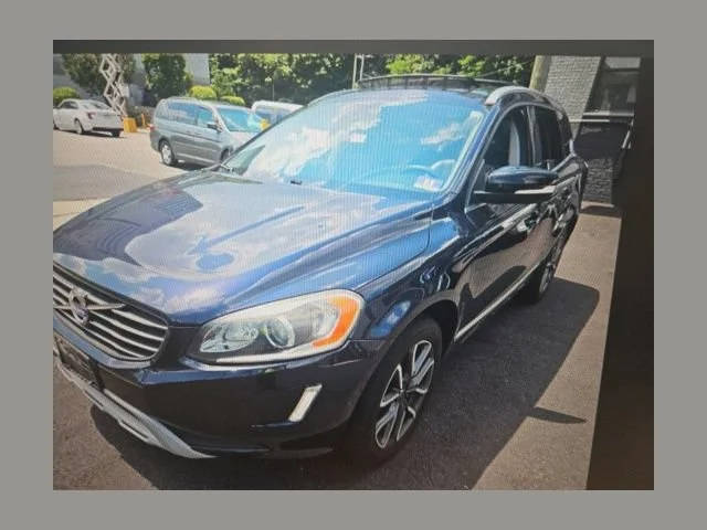 2017 Volvo XC60 Dynamic AWD photo
