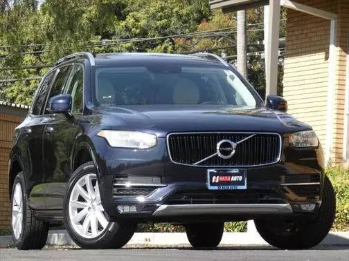 2016 Volvo XC90 T6 Momentum AWD photo