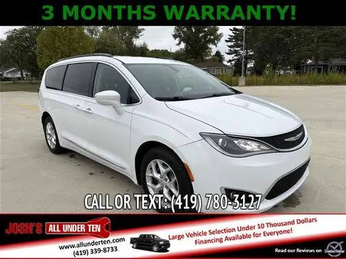 2017 Chrysler Pacifica Minivan Touring-L FWD photo