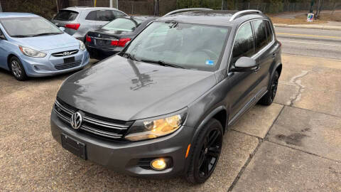 2016 Volkswagen Tiguan R-Line AWD photo