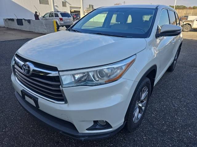 2016 Toyota Highlander LE Plus AWD photo