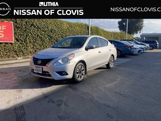 2016 Nissan Versa SV FWD photo