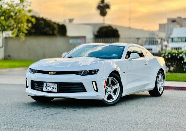 2016 Chevrolet Camaro 1LT RWD photo