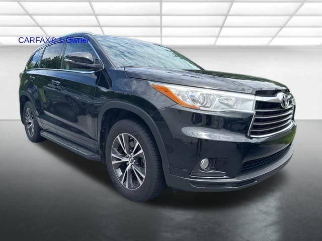 2016 Toyota Highlander XLE AWD photo