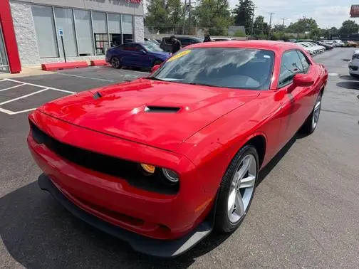 2016 Dodge Challenger SXT RWD photo