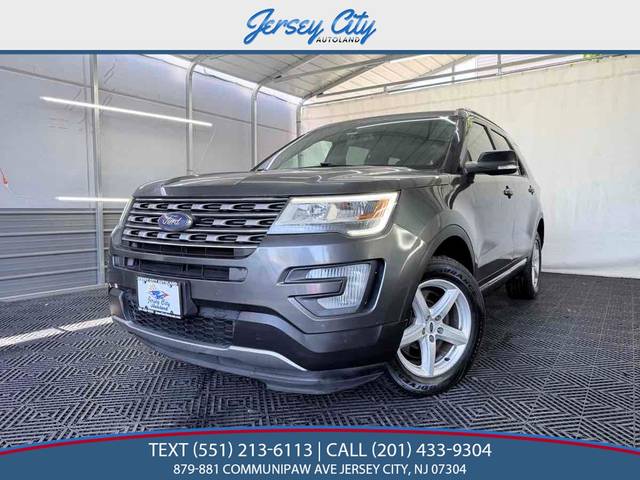 2017 Ford Explorer XLT 4WD photo