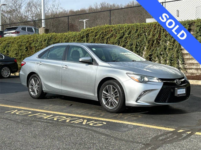 2017 Toyota Camry SE FWD photo