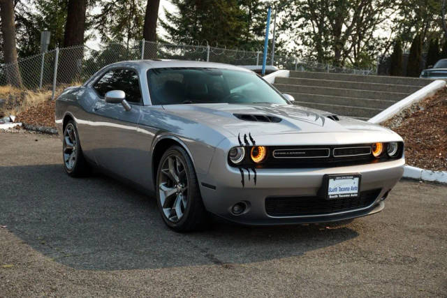 2016 Dodge Challenger SXT Plus RWD photo