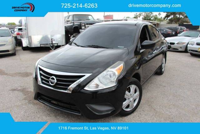 2016 Nissan Versa SV FWD photo