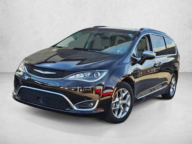 2017 Chrysler Pacifica Minivan Limited FWD photo