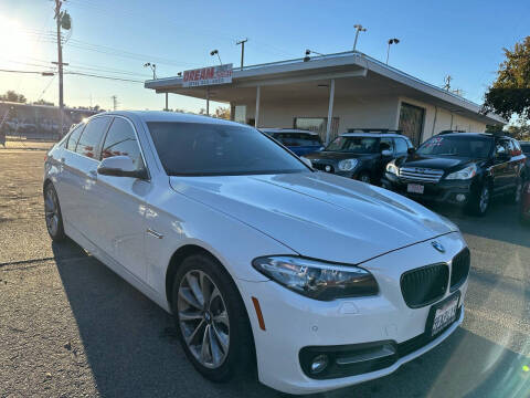 2016 BMW 5 Series 528i RWD photo