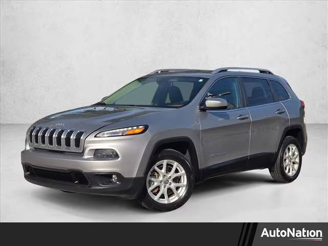 2016 Jeep Cherokee Latitude FWD photo