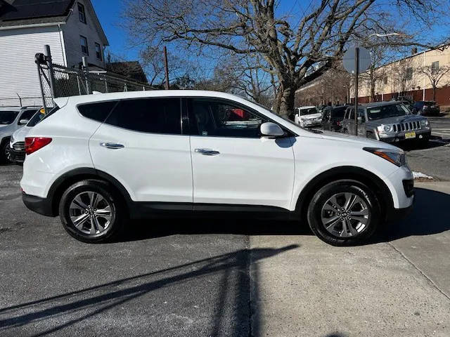 2016 Hyundai Santa Fe Sport FWD photo