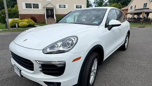 2016 Porsche Cayenne AWD photo