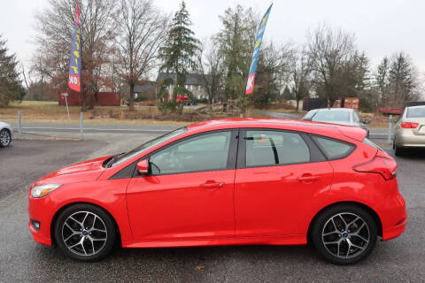 2016 Ford Focus SE FWD photo