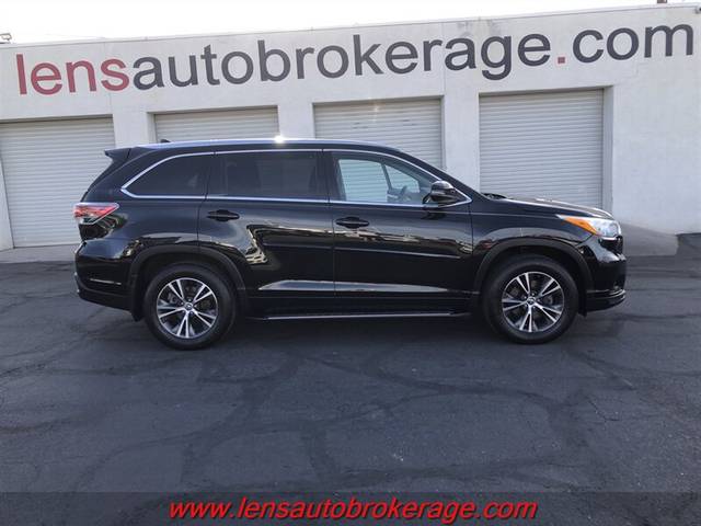 2016 Toyota Highlander XLE AWD photo