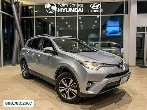 2016 Toyota RAV4 XLE FWD photo