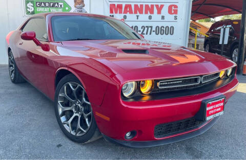 2016 Dodge Challenger SXT Plus RWD photo