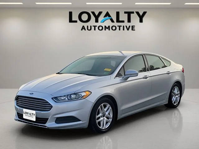 2016 Ford Fusion SE FWD photo