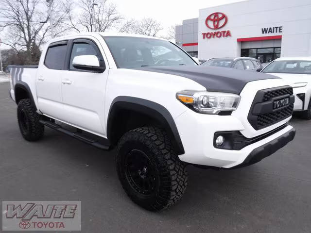2016 Toyota Tacoma TRD Sport 4WD photo
