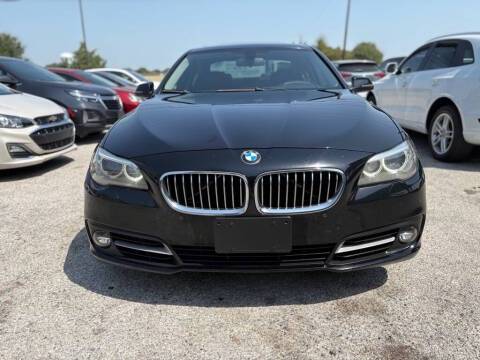 2016 BMW 5 Series 528i RWD photo