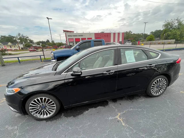 2017 Ford Fusion SE FWD photo
