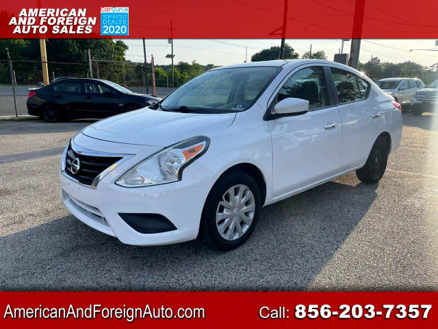 2015 Nissan Versa SV FWD photo