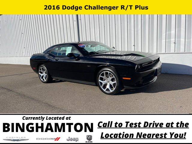 2016 Dodge Challenger R/T Plus RWD photo