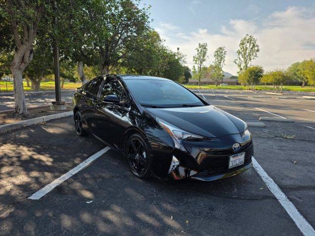 2016 Toyota Prius Three Touring FWD photo
