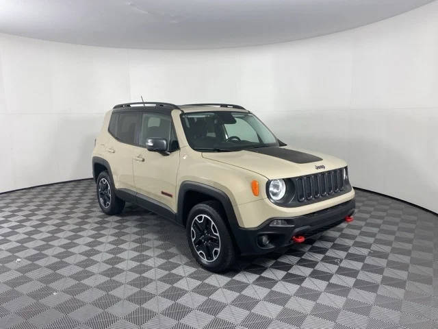 2016 Jeep Renegade Trailhawk 4WD photo