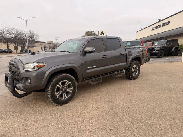 2016 Toyota Tacoma TRD Sport RWD photo