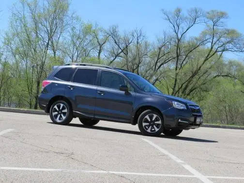 2017 Subaru Forester Premium AWD photo