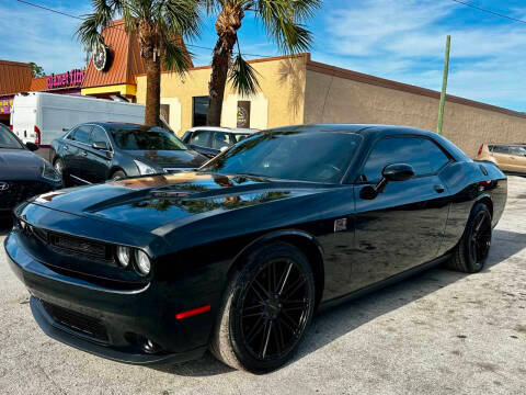 2016 Dodge Challenger SXT Plus RWD photo