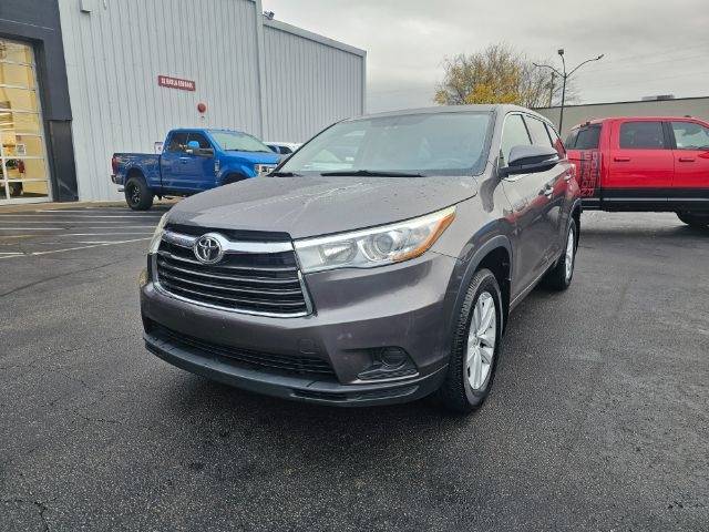 2016 Toyota Highlander LE AWD photo