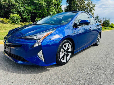 2016 Toyota Prius Three Touring FWD photo