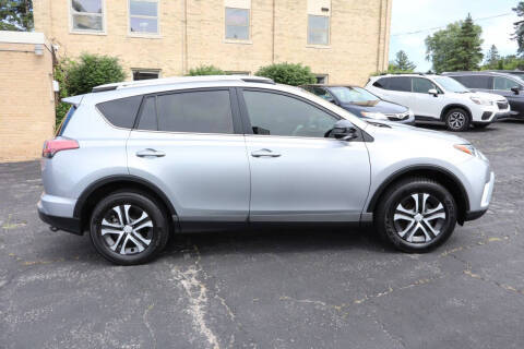 2016 Toyota RAV4 LE AWD photo