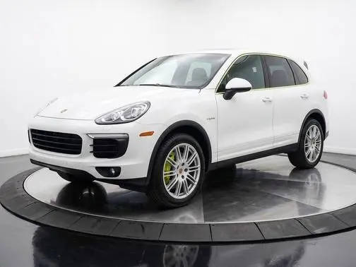2016 Porsche Cayenne S E-Hybrid AWD photo