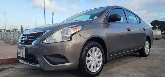 2015 Nissan Versa S Plus FWD photo