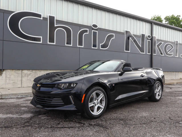 2017 Chevrolet Camaro 1LT RWD photo