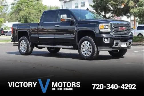 2016 GMC Sierra 2500HD Denali 4WD photo