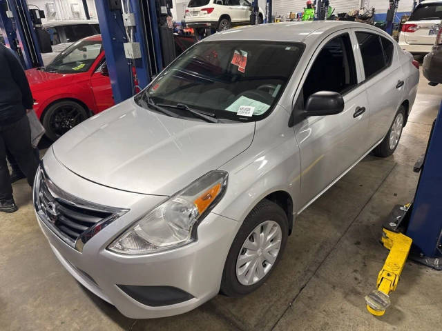 2015 Nissan Versa S FWD photo