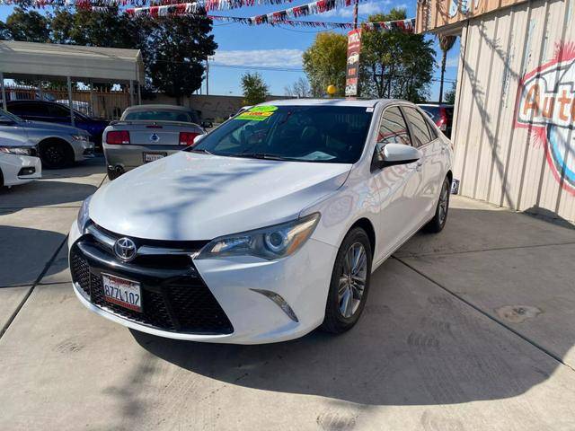 2017 Toyota Camry SE FWD photo